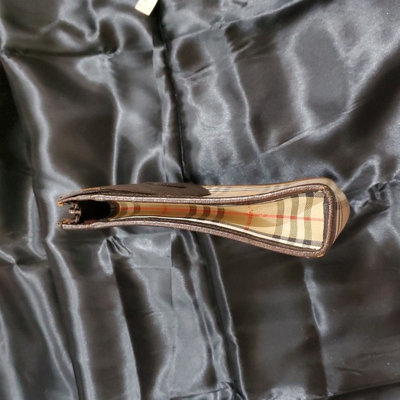 Authentic Burberrys Clutch Bag - Picture 5 of 10
